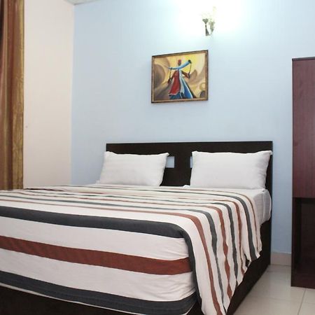 Bluespring Hotel Maryland ภายนอก รูปภาพ