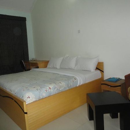 Bluespring Hotel Maryland ภายนอก รูปภาพ