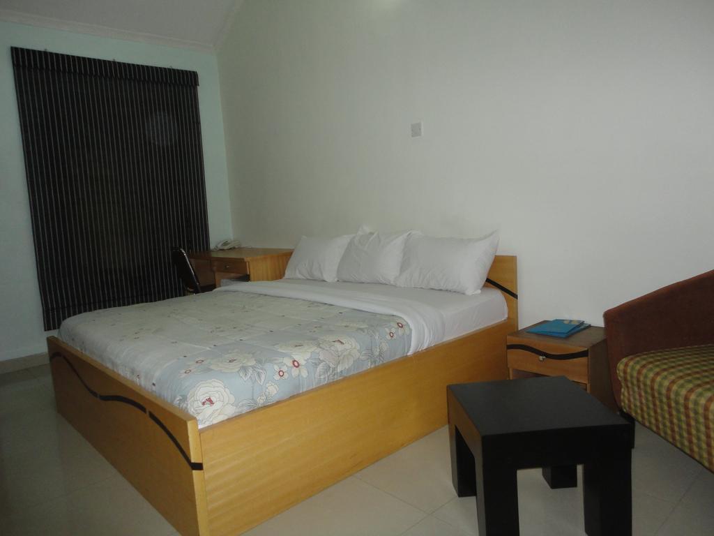 Bluespring Hotel Maryland ภายนอก รูปภาพ