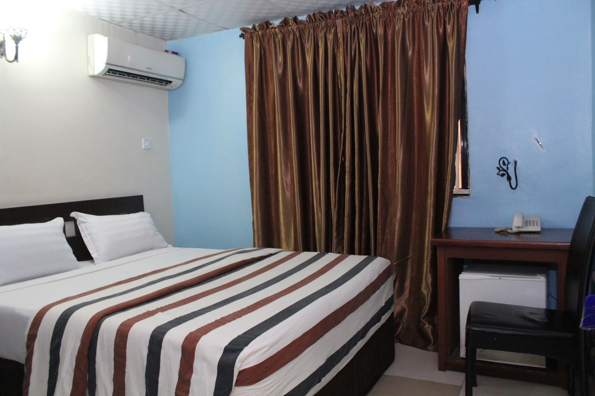 Bluespring Hotel Maryland ภายนอก รูปภาพ