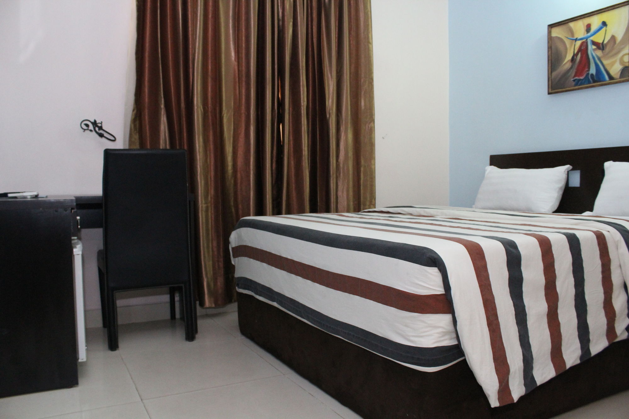 Bluespring Hotel Maryland ภายนอก รูปภาพ