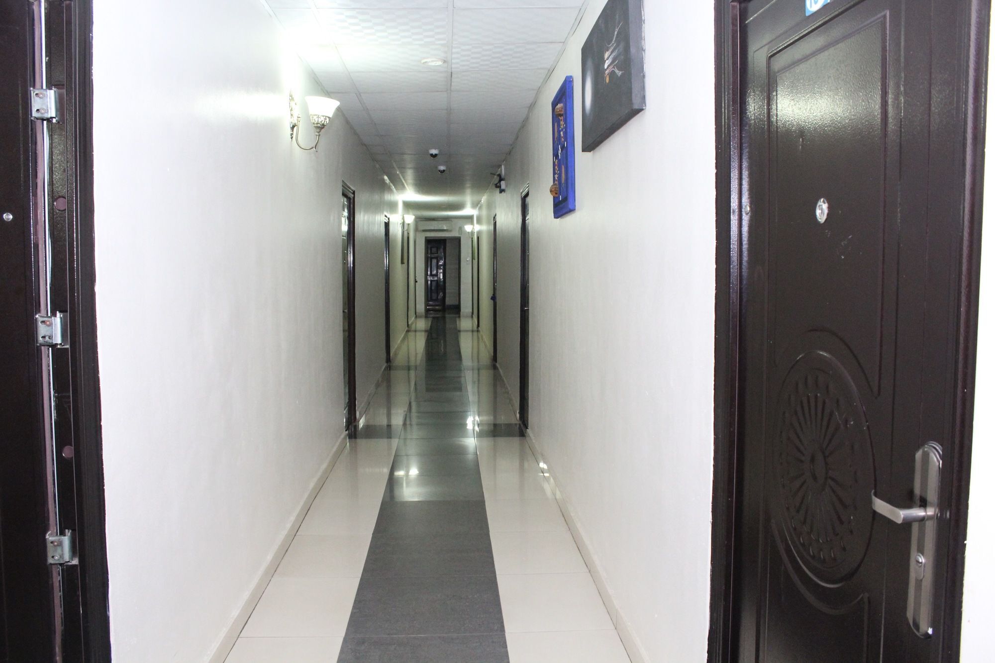 Bluespring Hotel Maryland ภายนอก รูปภาพ